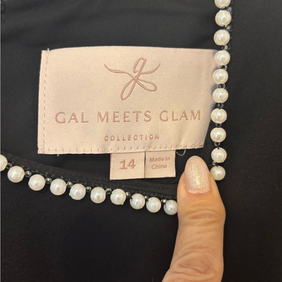 Gal Meets Glam Black Dress with Pearl Detail - Picture 3 of 4